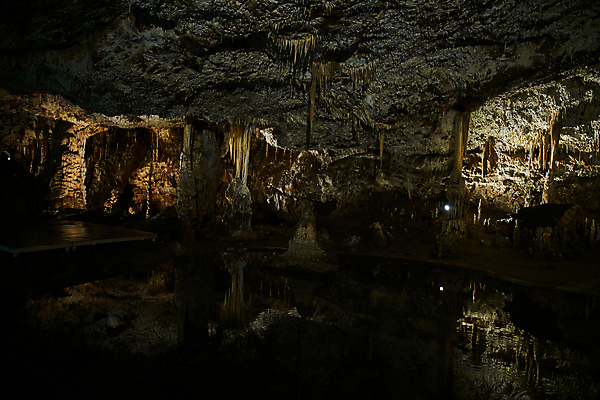 포토 JPG 해외이미지 유럽 여행 자연 휴가 국립공원 미술 사람없음 야외 강 뷰티 골짜기 하이킹 탐험 보트 행운 동굴 발굴 지역 체코 방문 지하 공화국 깊이 석회암 종유석 칼슘 모라비아 해외포토 공원 나라 컨셉 배_교통 레저 문화예술 암석 생태계 파일형식 이미지허브