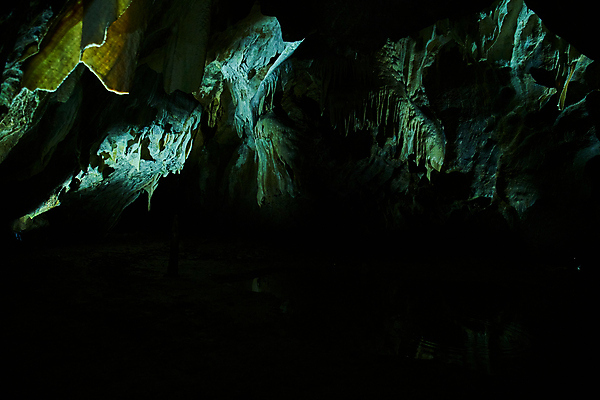 포토 JPG 해외이미지 여행 자연 휴가 국립공원 미술 사람없음 야외 강 뷰티 하이킹 탐험 보트 행운 동굴 발굴 지역 체코 방문 지하 깊이 석회암 종유석 칼슘 모라비아 해외포토 공원 유럽 컨셉 배_교통 레저 문화예술 암석 생태계 파일형식 이미지허브
