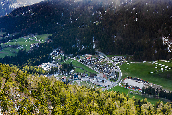 포토 JPG 해외이미지 식물 구름 도로 백그라운드 컨셉 패턴 밭 건축양식 하늘 산 안테나 풍경 사람없음 야외 건물 태양 농장 교회 환경 탑 목장 이탈리아 시골 생태계 개발 드론 줄서기 가문비나무 해외포토 자연요소 나무 건축물 건축 유럽 길 무늬 농업 통신 종교건축 교통시설 모션 파일형식 이미지허브