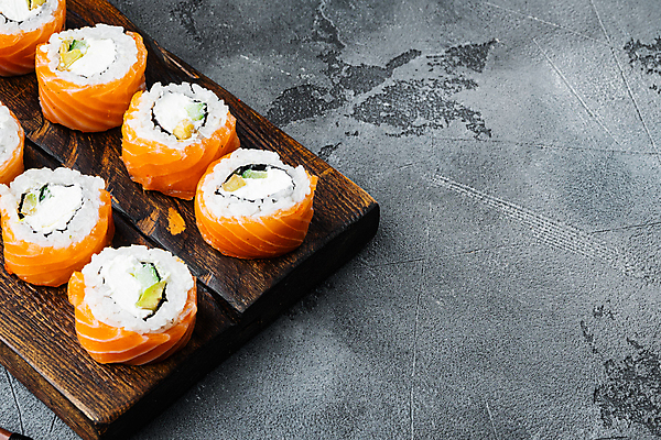 포토 JPG 해외이미지 스튜디오촬영 사람없음 초밥 롤 나무도마 롤스시 해외포토 도마 실내 목재 일본음식 파일형식 이미지허브