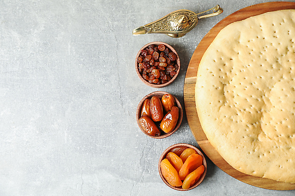 포토 JPG 해외이미지 전통 종교 문화 음식 백그라운드 휴가 건조 건강 동양인 사람없음 목재 장식 빛 우주 수확 등불 램프 화려 사발 플랫 닫기 중앙 맛 이슬람교 대추 위치 신성 동쪽 사우디아라비아 월 건포도 라마단 살구 아랍어 해외포토 나무 컨셉 농업 과일 재료 중동 모션 포도 조명 인종 날짜 사기그릇 방향 건과일 파일형식 이미지허브