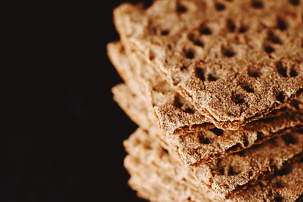 포토 JPG 해외이미지 검은배경 실내 근접촬영 사람없음 쌓기 크래커 해외포토 뷰포인트 백그라운드 모션 내부 쿠키 검은색 파일형식 이미지허브