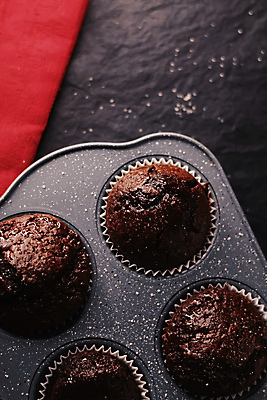 포토 JPG 해외이미지 디저트 사람없음 하이앵글 달콤 제빵 머핀틀 초코맛 초콜릿머핀 해외포토 음식 뷰포인트 제과제빵 초콜릿 맛 머핀 파일형식 이미지허브