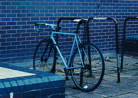 포토 JPG 해외이미지 도로 벽 스포츠 여행 교통시설 벽돌 거리 사람없음 빨간색 바구니 자전거 수확 골동품 흰색 도시 바퀴 승차 복고 순환 사이클링 고립 옛날 페달 해외포토 길 컬러 교통 농업 모션 바이크 육상스포츠 시설 파일형식 이미지허브