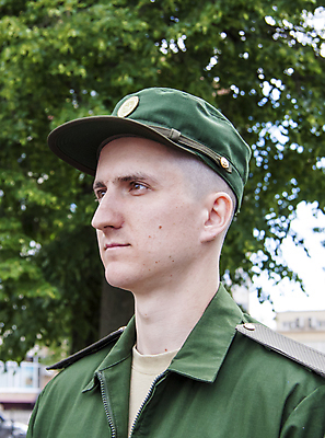 포토 JPG 해외이미지 무기 셔츠 유니폼 한명 서기 힘 표현 싸움 긍정 정직 전사 애국심 궤 채용 스타일 해외포토 1 옷 컨셉 상의 비즈니스 모션 사람 파일형식 이미지허브