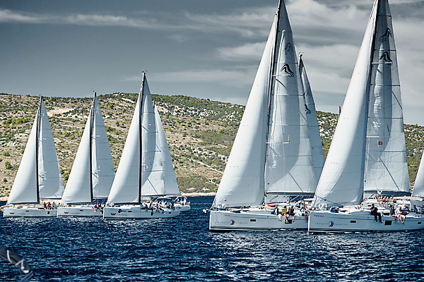 포토 JPG 해외이미지 라이프스타일 스포츠 파도 바다 여행 요트 자연 벽지 하늘 바람 휴가 항해 풍경 경기 사람없음 야외 컵 컬러풀 일몰 경쟁 자유 보트 그룹 승무원 지중해 함선 추적 레가타 뱃놀이 수평선 해외포토 자연요소 직업 식기 컬러 컨셉 배_교통 모션 날씨 생활 노을 전통놀이 생태계 파일형식 이미지허브