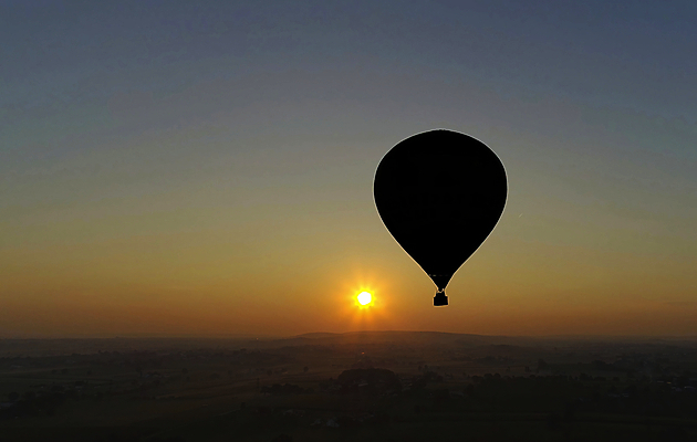 포토 JPG 해외이미지 주간 하늘 풍경 사람없음 야외 노을 열기구 비행 해외포토 자연요소 항공교통 파일형식 이미지허브