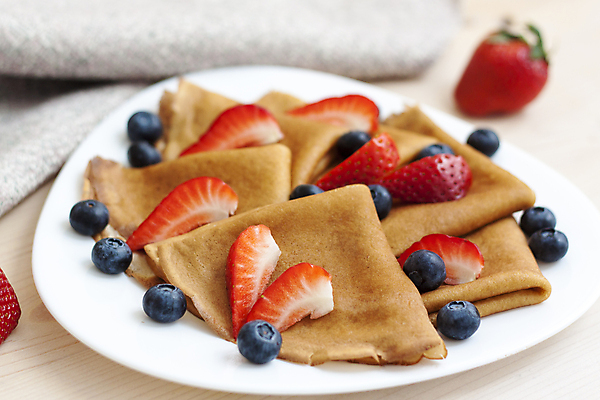 포토 JPG 해외이미지 접시 딸기 단면 사람없음 달콤 블루베리 팬케이크 크레페 해외포토 식기 과일 디저트 케이크 맛 파일형식 이미지허브