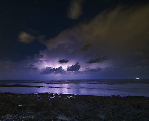 포토 JPG 해외이미지 구름 바다 자연 하늘 날씨 사람없음 빛 어둠 힘 야간 위험 번개 지중해 볼트 폭풍 뇌우 스트라이크 해외포토 자연요소 컨셉 공구 생태계 파일형식 이미지허브
