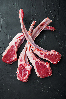 포토 JPG 해외이미지 음식 검은배경 실내 생고기 육류 사람없음 신선 날것 양고기 양갈비 해외포토 백그라운드 식재료 내부 검은색 파일형식 이미지허브