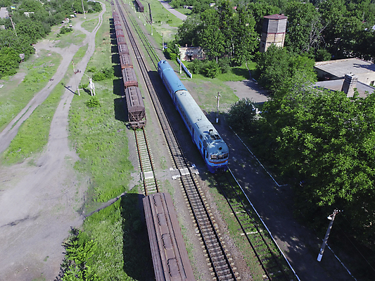 포토 JPG 해외이미지 주간 풍경 사람없음 야외 기찻길 기차 시골 전경 해외포토 자연요소 육상교통 대중교통 파일형식 탑뷰 이미지허브