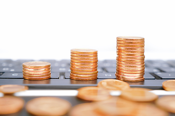 포토 JPG 해외이미지 컨셉 돈 인터넷 비즈니스 사람없음 금융 노트북 컴퓨터 쌓기 동전 인포그래픽 거래 성장 키보드 계산 흰배경 투자 이익 수익 온라인 회계 수입 프리랜서 카피스페이스 해외포토 직업 백그라운드 모션 경제 전자제품 공백 흰색 재산 파일형식 이미지허브