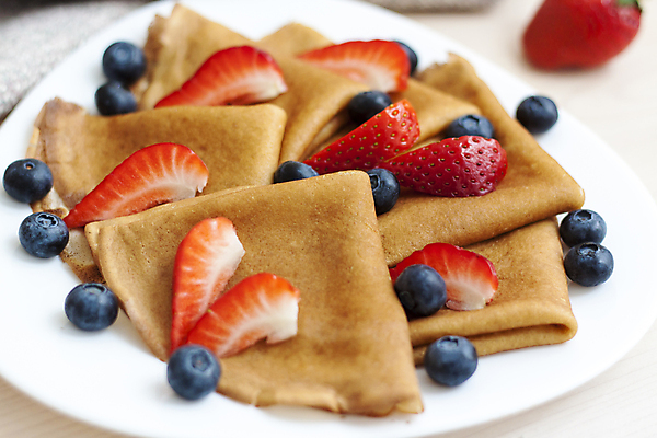 포토 JPG 해외이미지 접시 딸기 단면 사람없음 달콤 블루베리 팬케이크 크레페 해외포토 식기 과일 디저트 케이크 맛 파일형식 이미지허브