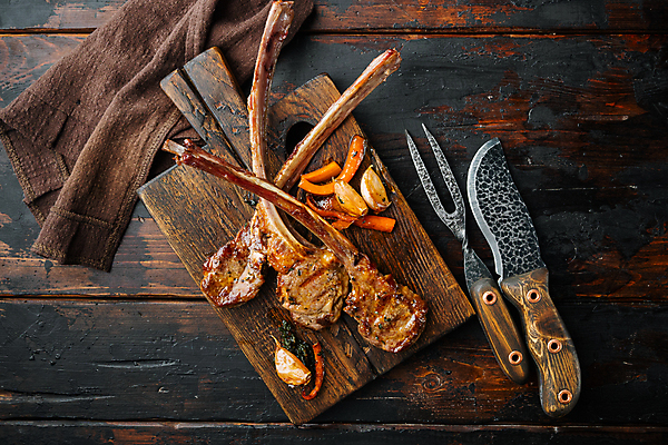포토 JPG 해외이미지 실내 사람없음 하이앵글 양고기 나무도마 양갈비 양고기구이 나무배경 해외포토 뷰포인트 백그라운드 도마 육류 내부 목재 구이 파일형식 이미지허브