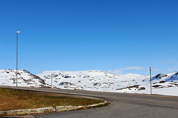 포토 JPG 해외이미지 공원 도로 여행 백그라운드 겨울 자연 하늘 산 노르웨이 이끼 풍경 사람없음 여름 파란색 환경 계곡 봄 흰색 시골 황무지 정상 아스팔트 북극 언덕 빙하 북쪽 산악지대 스칸디나비아 웅장함 전국 절정 카피스페이스 해외포토 계절 공공시설 유럽 길 컬러 교통시설 공백 극지방 방향 생태계 파일형식 이미지허브