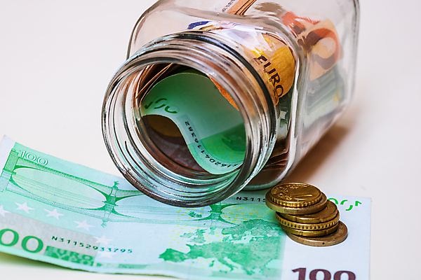 포토 JPG 해외이미지 백그라운드 컨셉 지폐 돈 비즈니스 유리 탁자 주택 사람없음 금융 경제 달러 동전 저축 유로 수확 항아리 절약 재산 컨테이너 은퇴 투자 수납 이익 고립 수입 연금 예산 자금 경제학 해외포토 교육 산업 가구 농업 재질 건물 도자기 파일형식 이미지허브