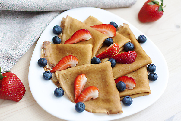 포토 JPG 해외이미지 접시 딸기 단면 사람없음 달콤 블루베리 팬케이크 크레페 해외포토 식기 과일 디저트 케이크 맛 파일형식 이미지허브