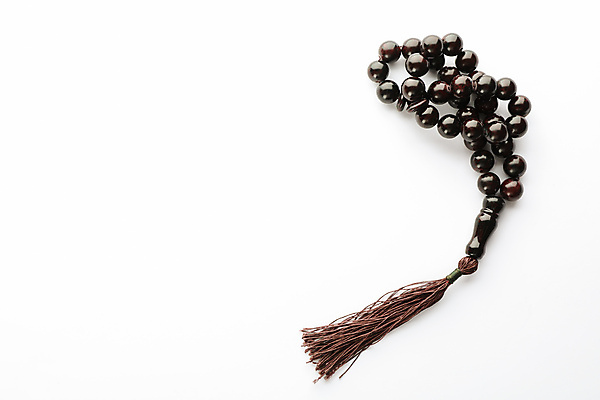 포토 JPG 해외이미지 전통 종교 문화 목걸이 텍스트 건조 사람없음 목재 평화 우주 흰색 기도 의식 영혼 닫기 정상 이슬람교 구슬 심볼 순수 오브젝트 묵주 가넷 고립 라마단 숭배 신앙심 아랍어 충실 카운트 힌두교 해외포토 나무 컬러 컨셉 재료 장신구 종교용품 모션 보석 파일형식 이미지허브