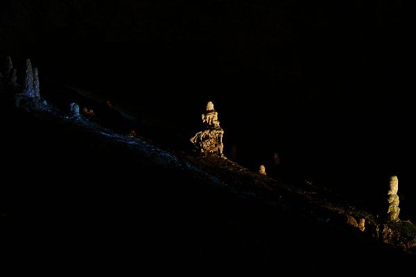 포토 JPG 해외이미지 유럽 여행 자연 휴가 국립공원 미술 사람없음 야외 강 뷰티 골짜기 하이킹 탐험 보트 행운 동굴 발굴 지역 체코 방문 지하 공화국 깊이 석회암 종유석 칼슘 모라비아 해외포토 공원 나라 컨셉 배_교통 레저 문화예술 암석 생태계 파일형식 이미지허브