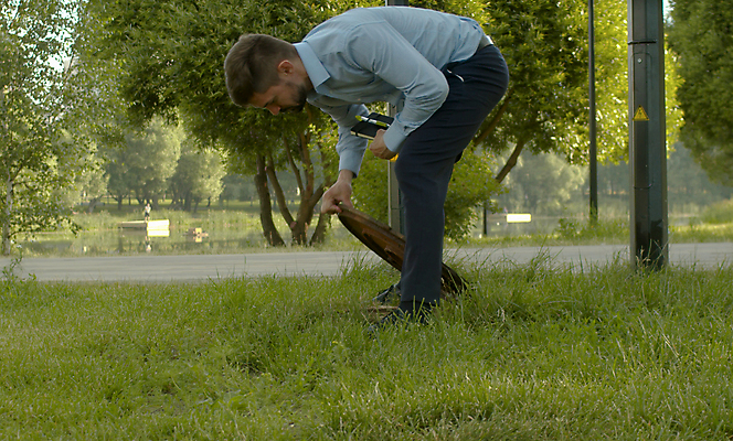 포토 JPG 해외이미지 나무 백인 직업 공원 남자 비즈니스 자연 아침 한명 사람 정장 성인 야외 다이어리 덮개 도시 업무 비즈니스맨 확인 감독관 정치가 제어 해외포토 주간 서양인 식물 1 옷 공공시설 사무용품 뚜껑 작업 직장인 생태계 파일형식 이미지허브