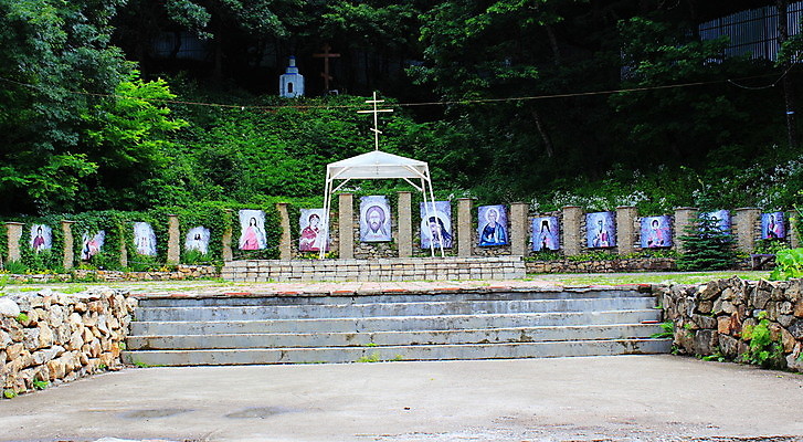 포토 JPG 해외이미지 전통 기독교 사람없음 기도 숲 전시회 정사각형 수도원 해외포토 도형 종교 전시 파일형식 이미지허브