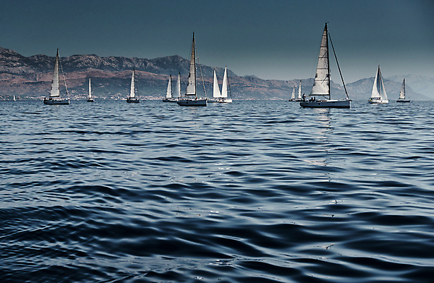 포토 JPG 해외이미지 라이프스타일 스포츠 파도 바다 여행 요트 자연 하늘 바람 휴가 항해 경기 사람없음 야외 컵 컬러풀 일몰 경쟁 자유 보트 그룹 승무원 지중해 함선 추적 레가타 뱃놀이 수평선 해외포토 자연요소 직업 식기 컬러 컨셉 배_교통 모션 날씨 생활 노을 전통놀이 생태계 파일형식 이미지허브