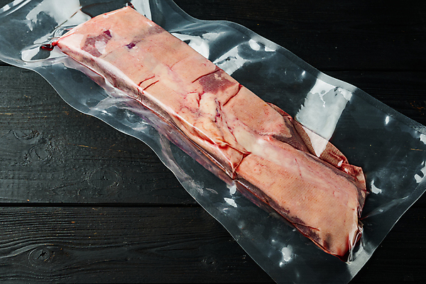 포토 JPG 해외이미지 음식 포장 검은배경 실내 생고기 육류 사람없음 신선 바비큐 날것 돼지갈비 진공 해외포토 백그라운드 식재료 내부 검은색 파일형식 이미지허브