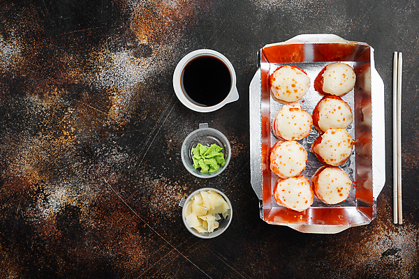 포토 JPG 해외이미지 스튜디오촬영 젓가락 사람없음 초밥 용기 고추냉이 도시락 간장 롤 롤스시 해외포토 그릇 음식 수저 실내 양념 일본음식 파일형식 이미지허브