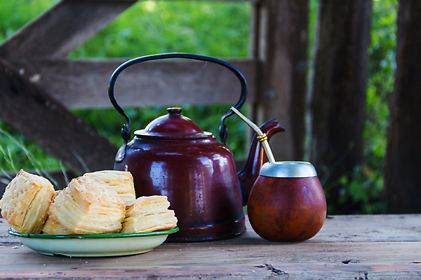 포토 JPG 해외이미지 전통 문화 음료 탁자 주전자 사람없음 목재 약 뜨거움 인디언 아침식사 허브 브라질 아르헨티나 우루과이 조롱박 짠맛 투입 파라과이 해외포토 나무 식물 가구 재료 의학 모션 주방용품 아메리카 식사 남아메리카 맛 파일형식 이미지허브