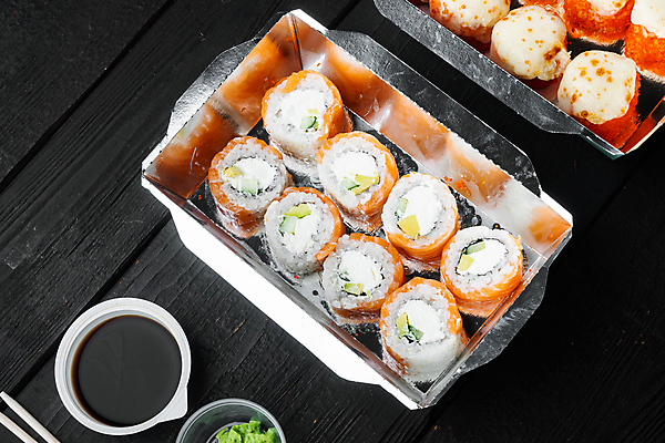 포토 JPG 해외이미지 스튜디오촬영 젓가락 사람없음 초밥 용기 고추냉이 도시락 간장 롤 롤스시 해외포토 그릇 음식 수저 실내 양념 일본음식 파일형식 이미지허브