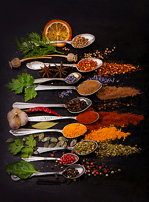 포토 JPG 해외이미지 백그라운드 오렌지 건조 마늘 사람없음 숟가락 검은색 가루 허브 통후추 팔각회향 해외포토 식물 컬러 채소 과일 수저 향신료 후추 파일형식 이미지허브