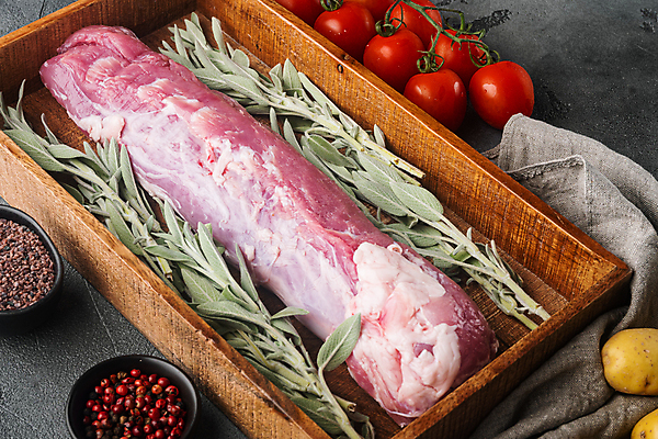 포토 JPG 해외이미지 식재료 방울토마토 감자 생고기 돼지고기 사람없음 허브 나무그릇 세이지 해외포토 식물 그릇 토마토 채소 육류 목재 파일형식 이미지허브