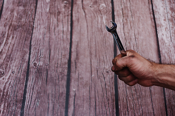 포토 JPG 해외이미지 직업 손 남자 산업 백그라운드 사람 사람없음 목재 금속 쪽지 주먹 공백 장비 지성 공구 스패너 잡기 업무 수리 종업원 오브젝트 서비스 무거움 정비공 조절 유지 건축업자 옛날 철강 레터링 카피스페이스 해외포토 나무 건축 재료 모션 재질 신체부위 도구 작업 기술자 무게 파일형식 이미지허브