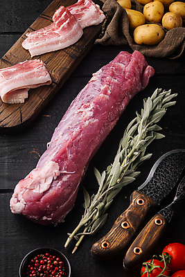 포토 JPG 해외이미지 식재료 방울토마토 감자 생고기 돼지고기 사람없음 하이앵글 허브 식칼 세이지 해외포토 식물 뷰포인트 토마토 채소 주방용품 육류 파일형식 이미지허브