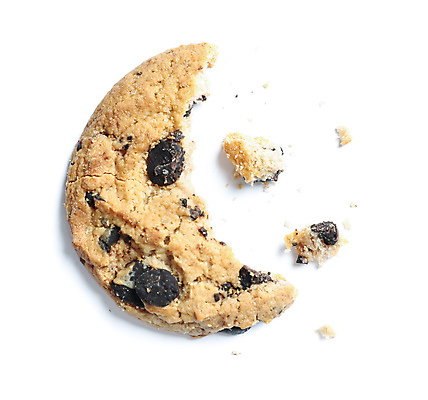 포토 JPG 해외이미지 디저트 사람없음 쿠키 달 부스러기 초코칩쿠키 해외포토 자연요소 음식 초코칩 초코쿠키 파일형식 이미지허브