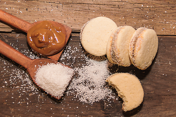 포토 JPG 해외이미지 전통 음식 디저트 샌드위치 사람없음 쿠키 케이크 빵집 우유 달콤 맛 설탕 크림 코코넛 아르헨티나 페스츄리 핸드메이드 해외포토 빵 컨셉 과일 유제품 상점 남아메리카 파일형식 이미지허브