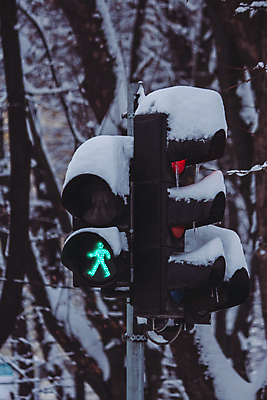포토 JPG 해외이미지 나무 식물 장갑 십자가 겨울 자동차 조류 스키 거리 사람없음 야외 목재 빛 얼음 추위 나뭇가지 사인 대문 서리 소화전 그만 해외포토 자연요소 동물 잡화 계절 육상교통 재료 겨울스포츠 문 안전장비 파일형식 이미지허브