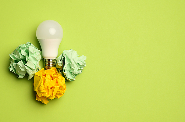포토 JPG 해외이미지 종이 전구 실내 사람없음 자연보호 오브젝트 에코 종이뭉치 카피스페이스 초록배경 제로웨이스트 해외포토 백그라운드 자연 내부 초록색 환경 그린캠페인 공백 보호 사회이슈 뭉치 파일형식 이미지허브