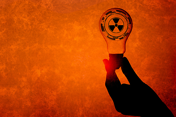 포토 JPG 해외이미지 손 디자인 전구 사람없음 빨간색 빛 환경 힘 재활용 에너지 램프 긴급 심볼 사인 원자력 혁명 지능 해외포토 컬러 컨셉 조명 신체부위 친환경 파일형식 이미지허브