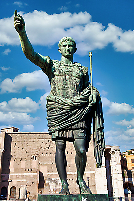 포토 JPG 해외이미지 지도 사람없음 조각상 힘 이탈리아 흰색 역사 대표 로마 리더 전쟁 지휘 고립 로마인 승자 제국 시저 해외포토 유럽 컬러 인종 조형물 정치가 파일형식 이미지허브