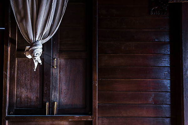 포토 JPG 해외이미지 전통 라이프스타일 디자인 문화 벽 가구 백그라운드 컨셉 패턴 건축양식 창문 태국 추상 주택 미술 사람없음 내부 건물 목재 장식 빨간색 빛 갈색 문 금속 어둠 수확 골동품 흰색 판넬 역사 클래식 묘사 질감 복고 잠금 대문 그런지 옛날 스타일 해외포토 나무 건축물 건축 아시아 컬러 생활용품 무늬 농업 재료 재질 문화예술 생활 보안 파일형식 이미지허브