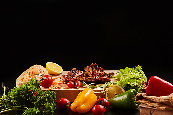 포토 JPG 해외이미지 음식 빵 백그라운드 토마토 채소 재료 육류 스테이크 요리 사람없음 목재 주방 식사 저녁식사 어둠 샐러드 소고기 그릴 바비큐 굽기 허브 향신료 후추 로즈메리 점심식사 해외포토 나무 식물 식재료 주방용품 서양음식 구이 향미료 파일형식 이미지허브