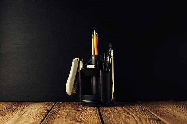 포토 JPG 해외이미지 학생 디자인 교육 어린이 남학생 꽃다발 백그라운드 컨셉 장신구 텍스트 교실 학교 휴가 문구용품 사람없음 빨간색 스터디 컬러풀 연필 장미 갈색 검은색 공책 칠판 흰색 9월 스테이플러 책상 지우개 분필 부엉이 컴파스 카피스페이스 해외포토 남자 꽃 컬러 가구 조류 학용품 사람 학습 필기구 사무용품 공백 날짜 오브젝트 초크 파일형식 이미지허브