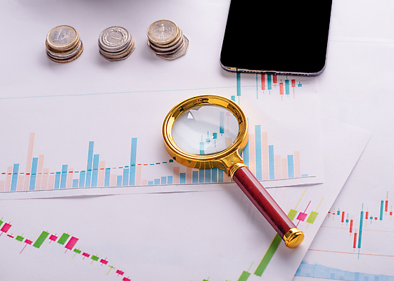 포토 JPG 해외이미지 종이 컨셉 돈 비즈니스 유리 돋보기 그래프 사람없음 금융 경제 사무실 자료 계산기 성장 시장 확대 계획 주식 보고서 문서 투자 회계 해외포토 재질 문구용품 장비 재산 파일형식 이미지허브