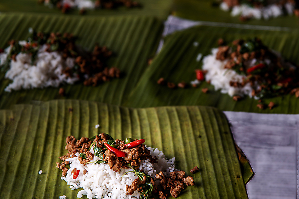 포토 JPG 해외이미지 접시 음식 백그라운드 잎 다이어트 태국 밥 바나나 돼지고기 요리 동양인 사람없음 튀김 흰색 바질 다진 삶기 해외포토 식물 식기 아시아 컬러 과일 건강 육류 인종 파일형식 이미지허브