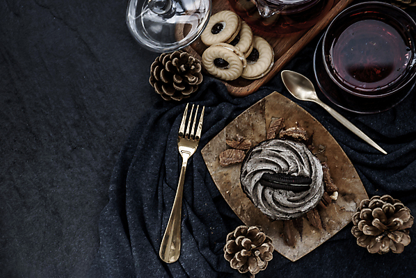 포토 JPG 해외이미지 열매 음료 백그라운드 과일 휴식 디저트 사람없음 장식 컵 갈색 쿠키 케이크 숟가락 어둠 축하 차 컵케이크 굽기 허브 크림 아로마 칼로리 버터 해외포토 식물 식기 음식 컬러 컨셉 수저 구이 파일형식 이미지허브