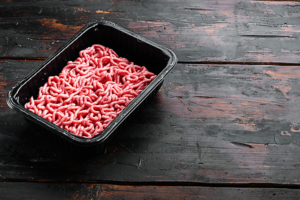 포토 JPG 해외이미지 그릇 식재료 생고기 사람없음 담기 날것 다진고기 포장용기 나무배경 해외포토 식기 백그라운드 모션 육류 포장재료 파일형식 이미지허브