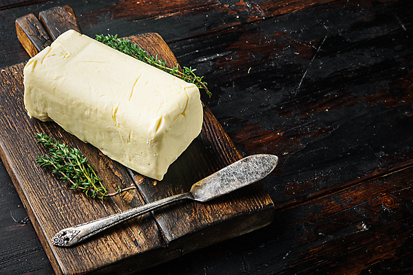 포토 JPG 해외이미지 식재료 실내 사람없음 나이프 허브 버터 나무도마 나무배경 해외포토 식물 식기 백그라운드 도마 내부 목재 칼 파일형식 이미지허브