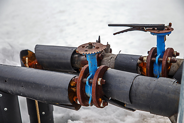 포토 JPG 해외이미지 산업 주택 사람없음 야외 물 금속 힘 장비 에너지 추위 흰색 뜨거움 연결 난방기 시스템 튜브 온도 공학 펌프 설치 압력 옛날 제어 철강 파이프라인 해외포토 자연요소 교육 컬러 재질 건물 파이프_관 난방용품 파일형식 이미지허브