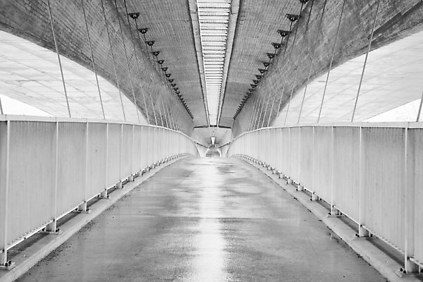 포토 JPG 해외이미지 모양 디자인 산업 도로 길 여행 건축양식 교통시설 추상 흑백 사람없음 침묵 기둥 도시 고속도로 그래피티 큼 아치 질감 프라하 콘크리트 해외포토 건축 교통 무늬 촬영기법 소리 낙서 크기 시설 그림 체코 파일형식 이미지허브
